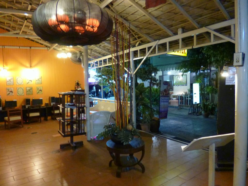 Hostel Sawasdee Smile *