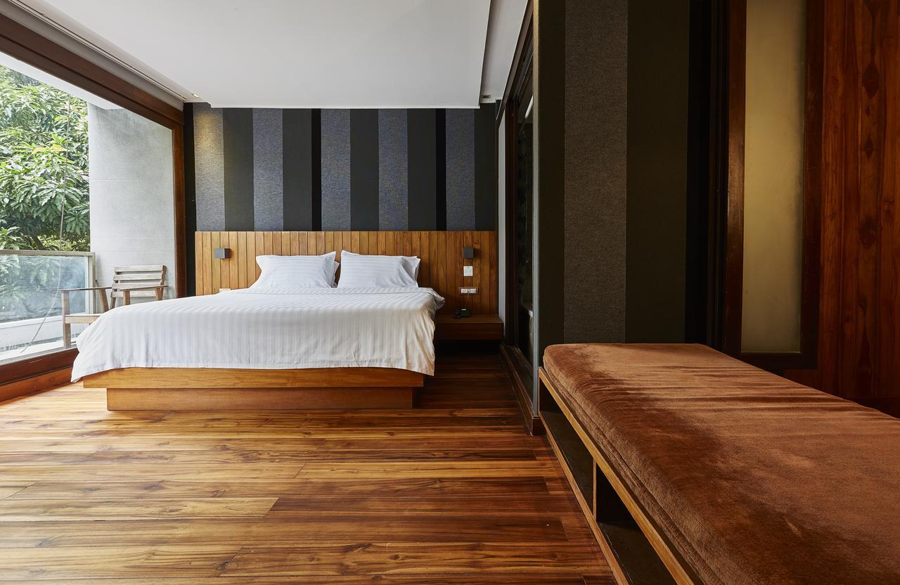 Luxx Langsuan Hotel 4*
