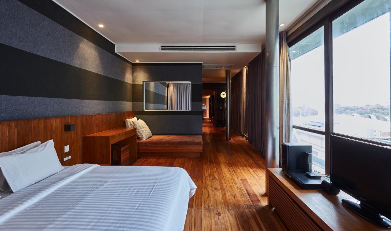 Hotel Luxx Langsuan 4*