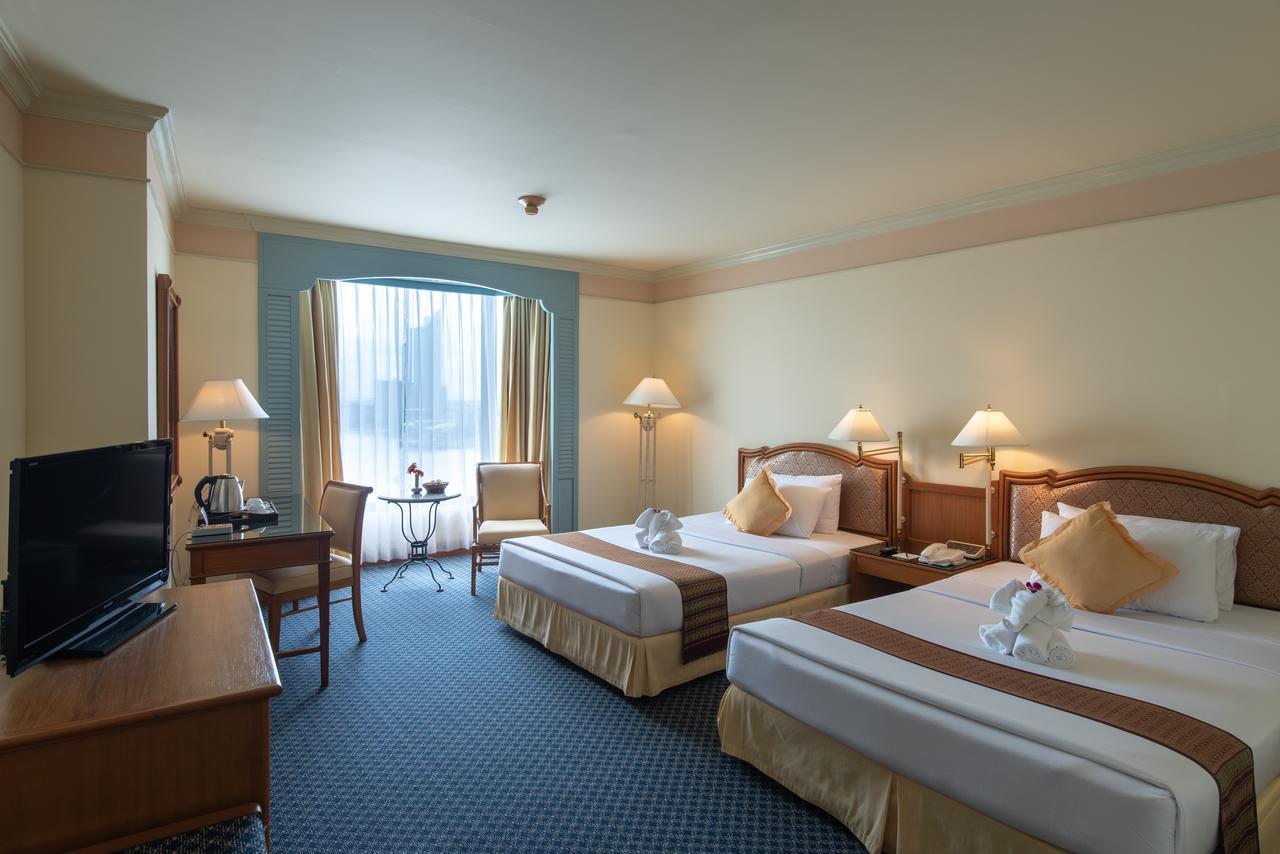 Montien Riverside Hotel 5*