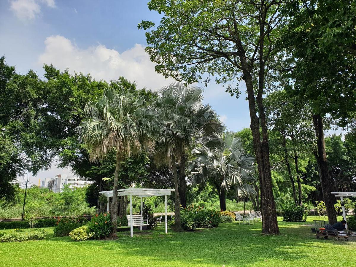 Montien Riverside Hotel