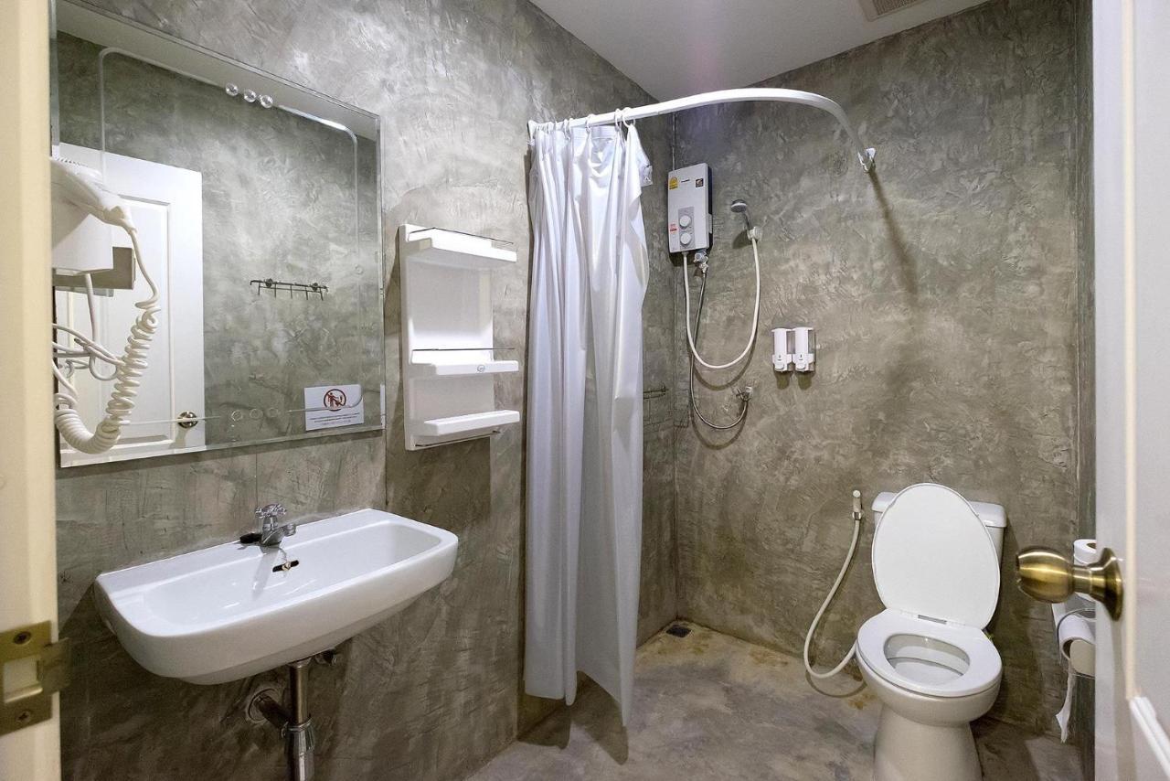 Les Fleurs Guest house 2*