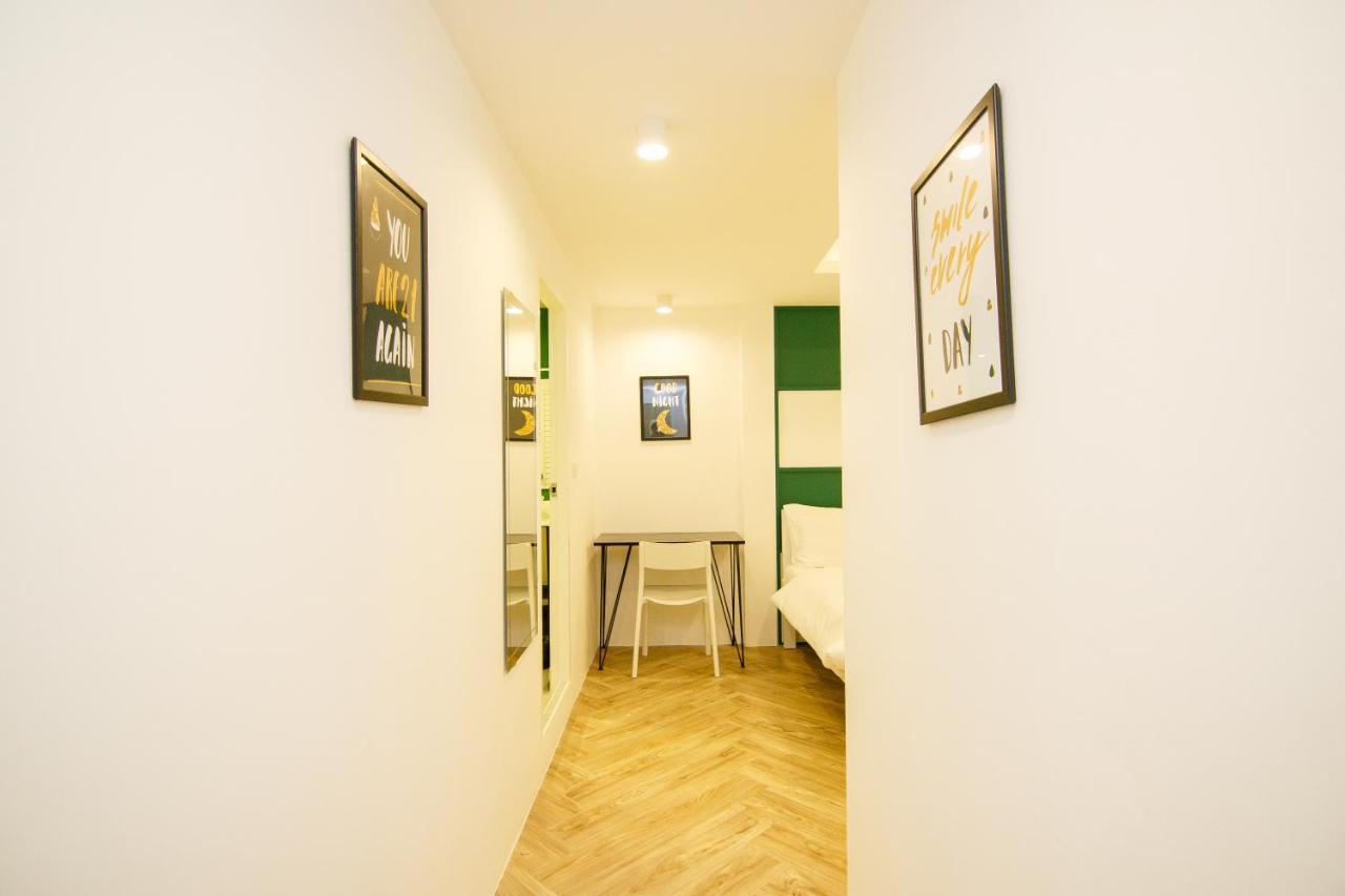 Folk Poshtel Asok Asrama *