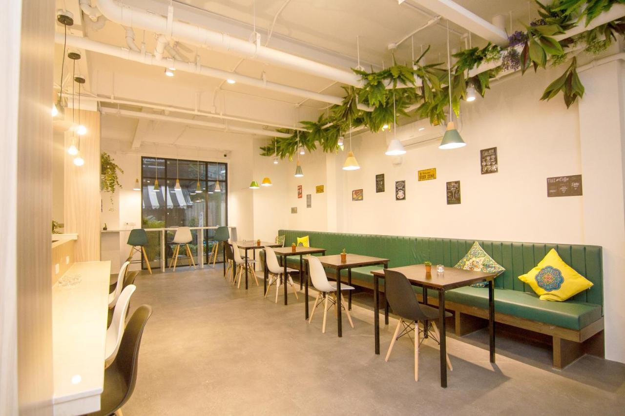 Folk Poshtel Asok Asrama *