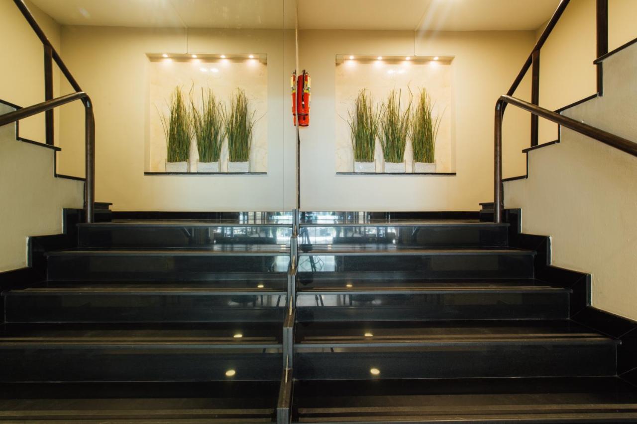 Seasons Siam Hotel