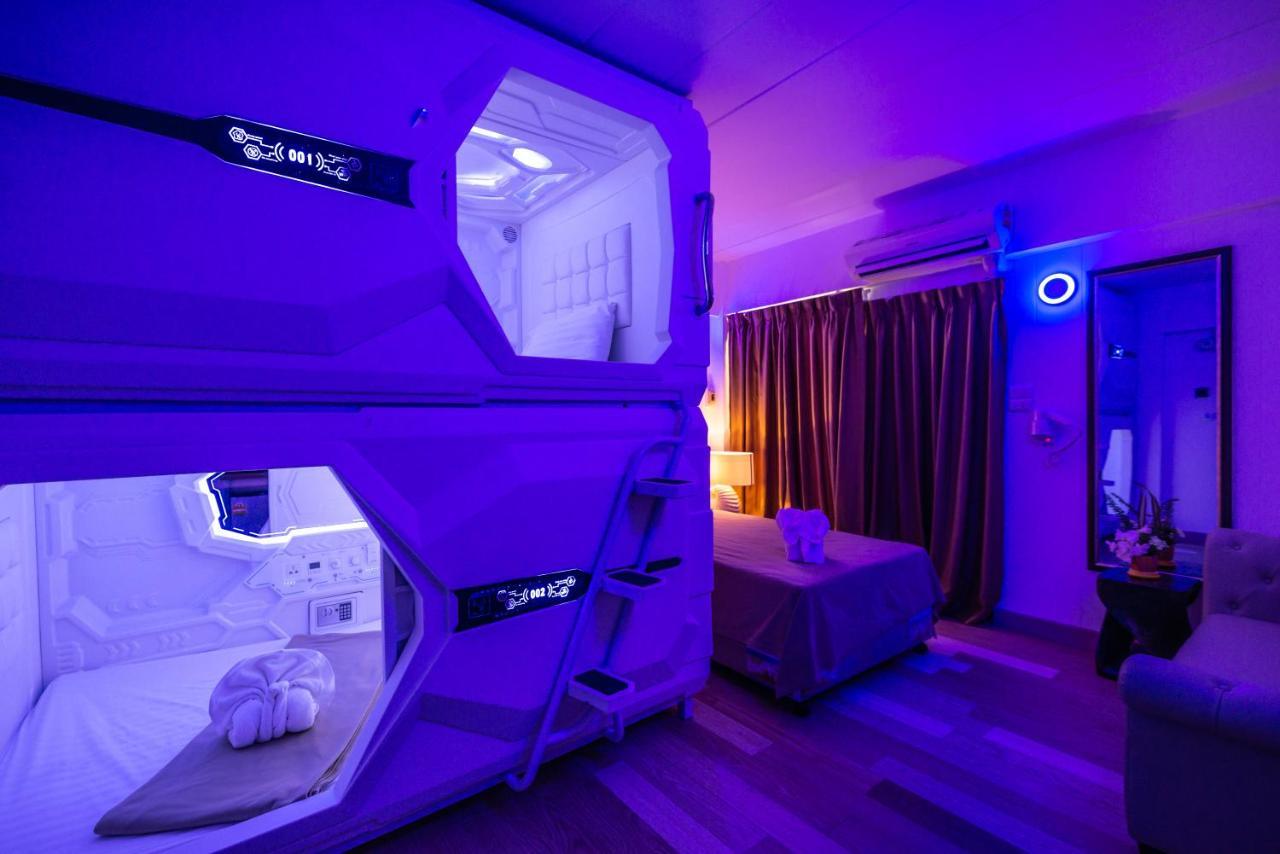 Infinite Hotel cinta