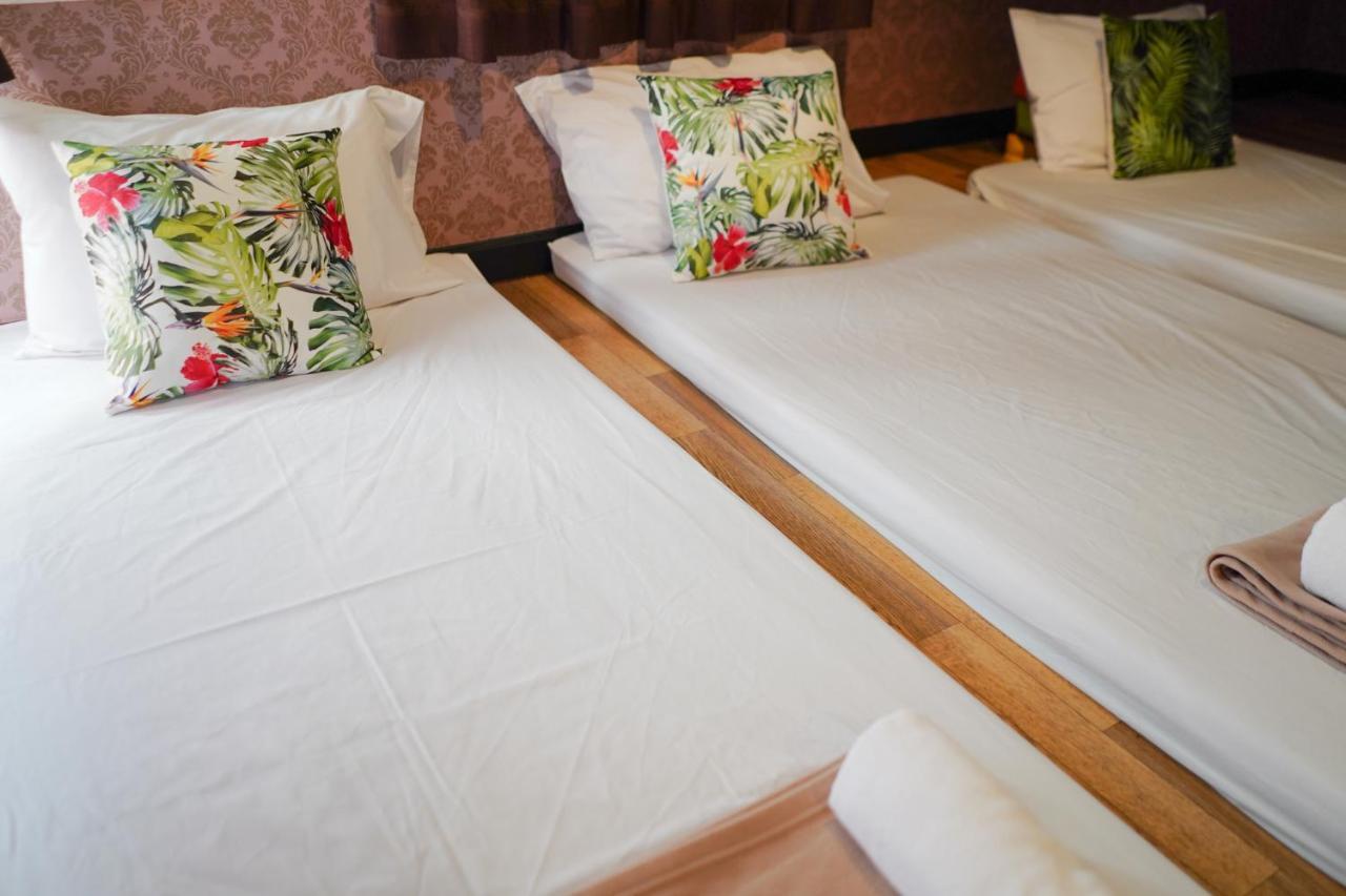 Albergue Guyasuka X Suthisarn Bangkok
