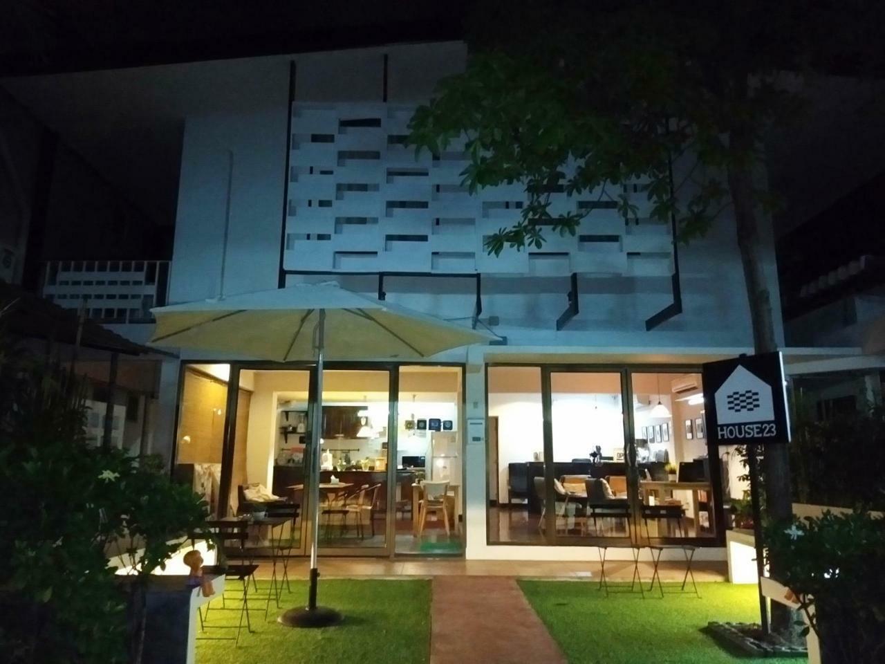 Asrama House 23 *