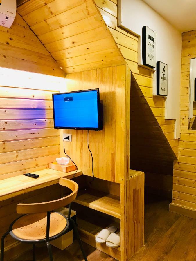 Blu Ari Stylish Gay Poshtel Hostel Bangkok