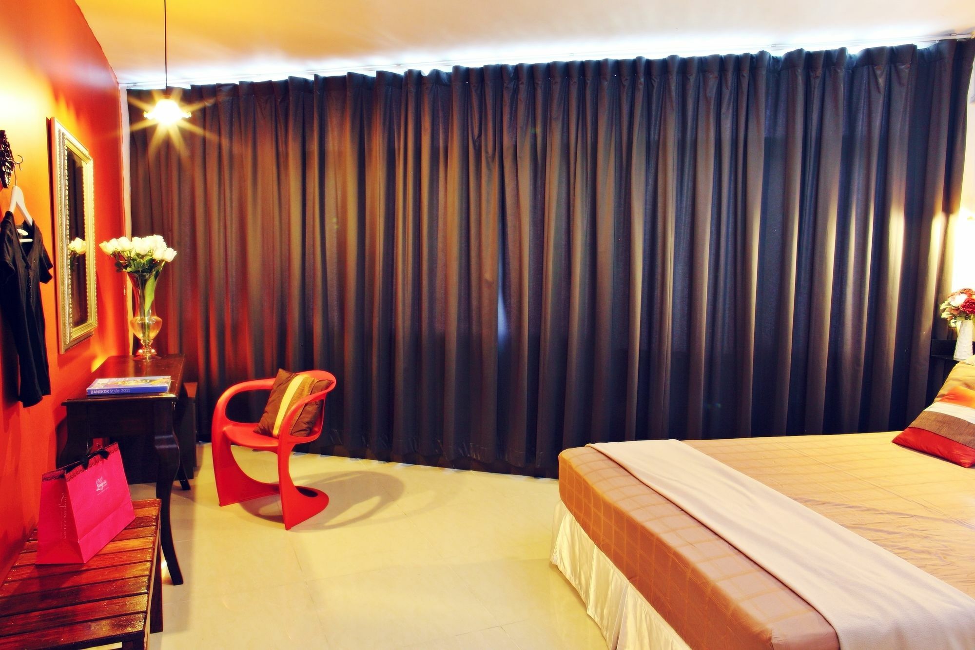 Link Corner Asrama Bangkok