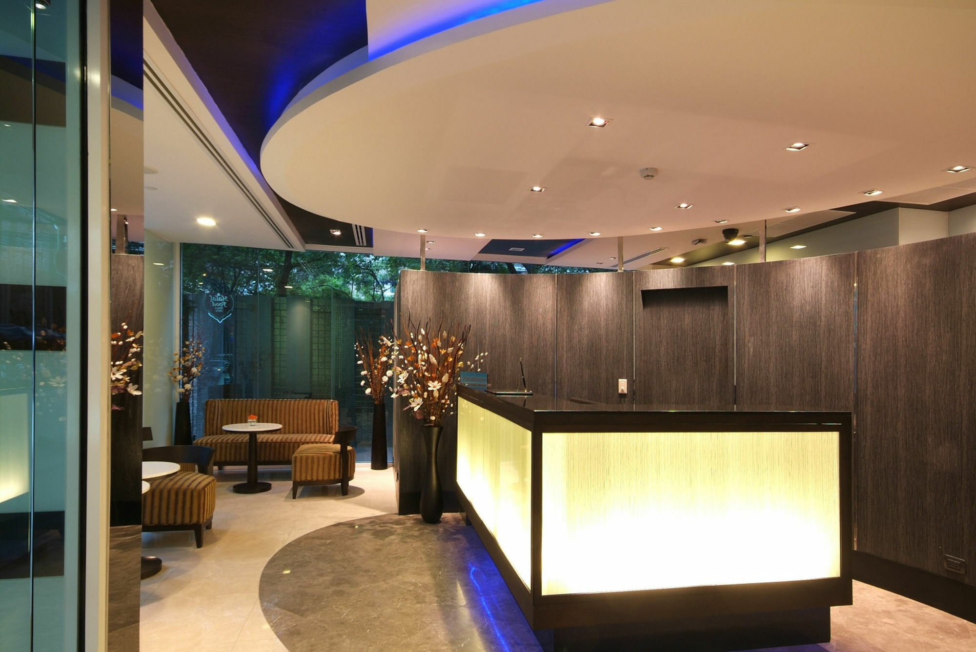 Amora Neoluxe 4* Bangkok