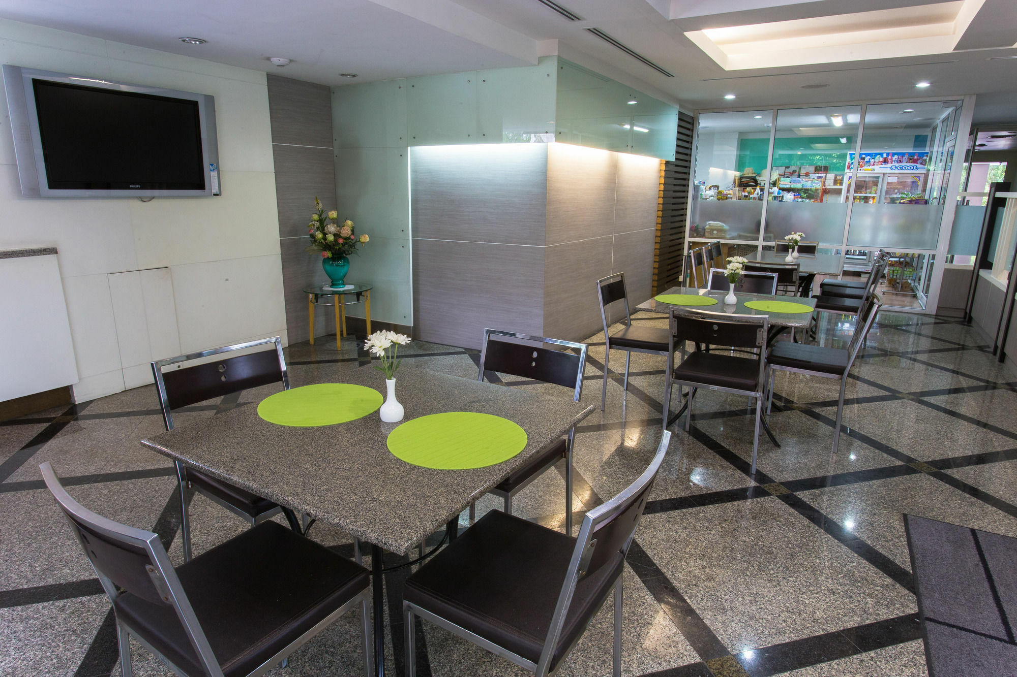 Sky Place Srinakarin Aparthotel 3*