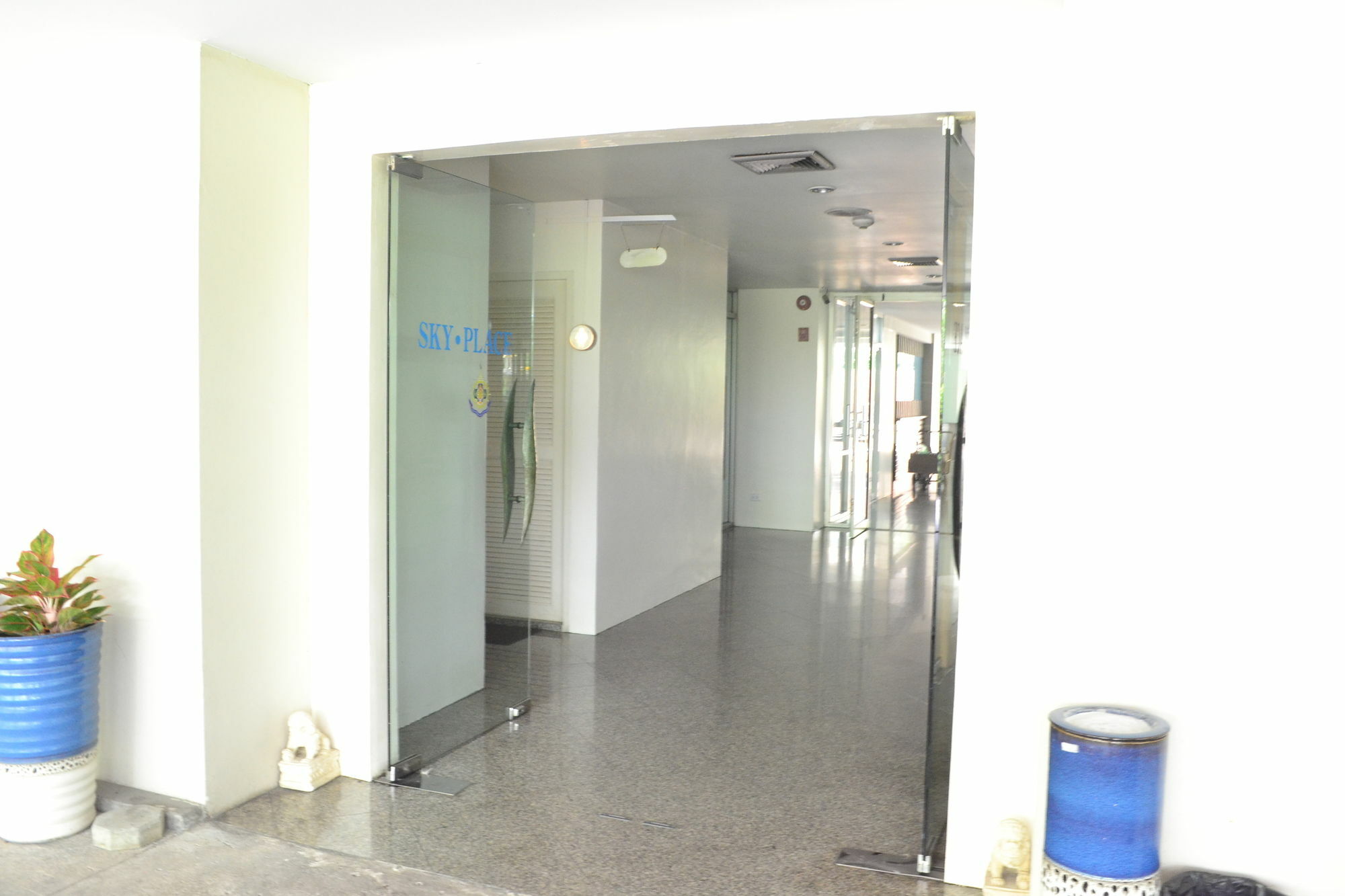 Sky Place Srinakarin Aparthotel 3*