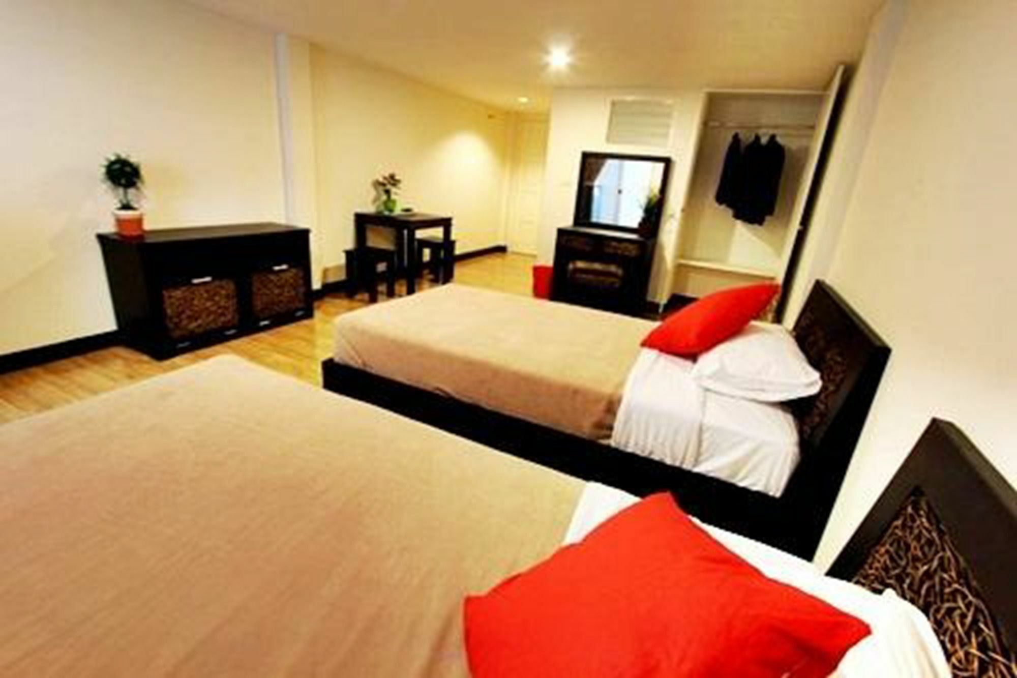 Hotel Leesort @ Onnuch Bangkok
