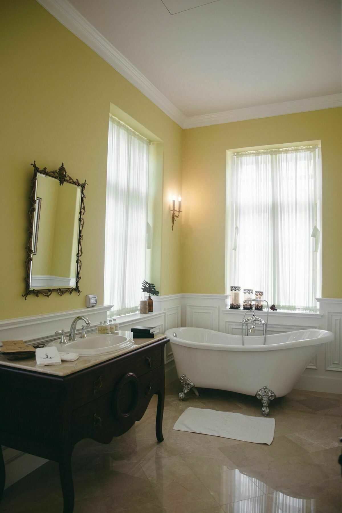 Baan 2459 Heritage House 4*