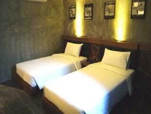 B2 - Srinakarin Hotel Bangkok