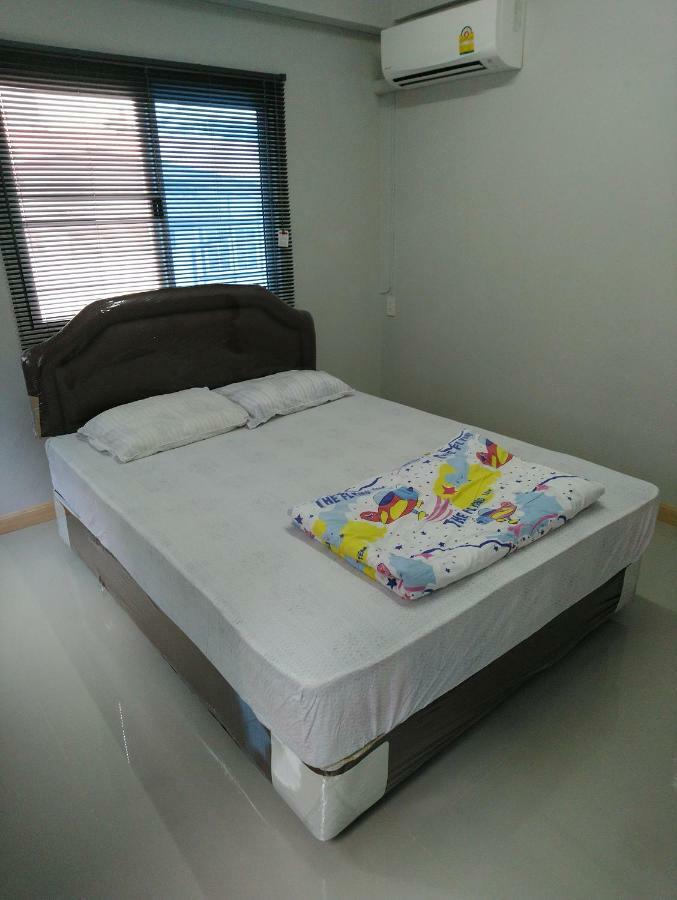 Apartment 808