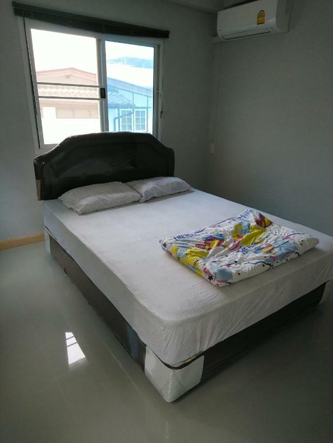 Apartment 808