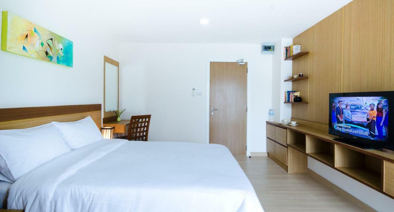 Kozy Aparthotel