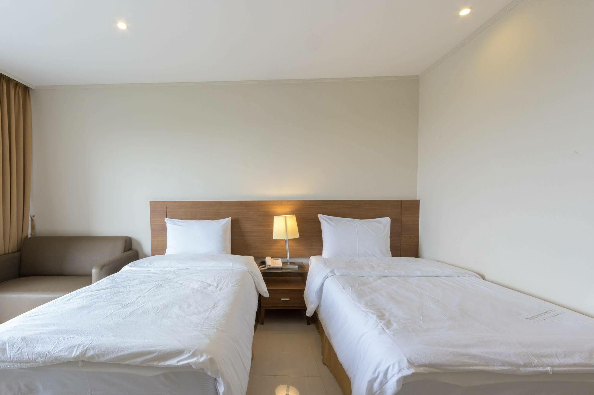 Thomson Hotel Huamark