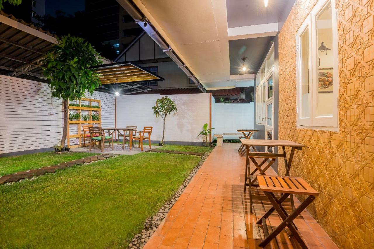 T Smy House Albergue