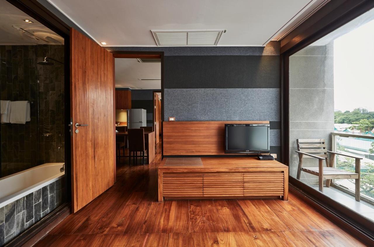 Hotel Luxx Langsuan Bangkok
