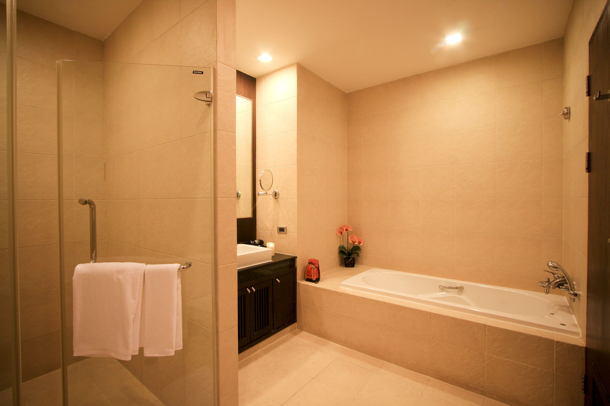 Grand Asoke Boutique