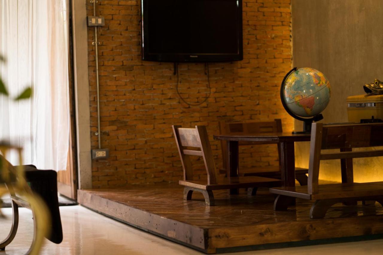 Banya Huaikhwang Hostel *
