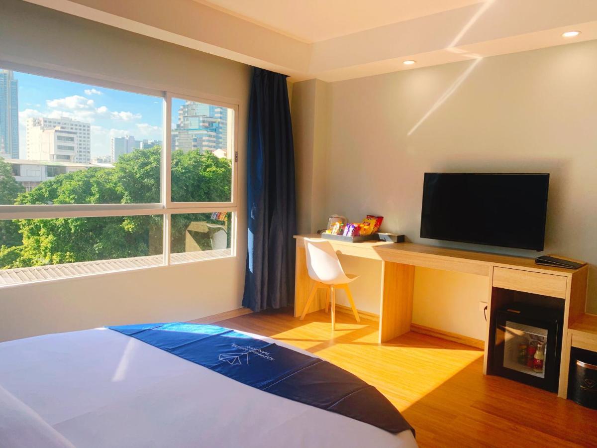 Sapphire Silom