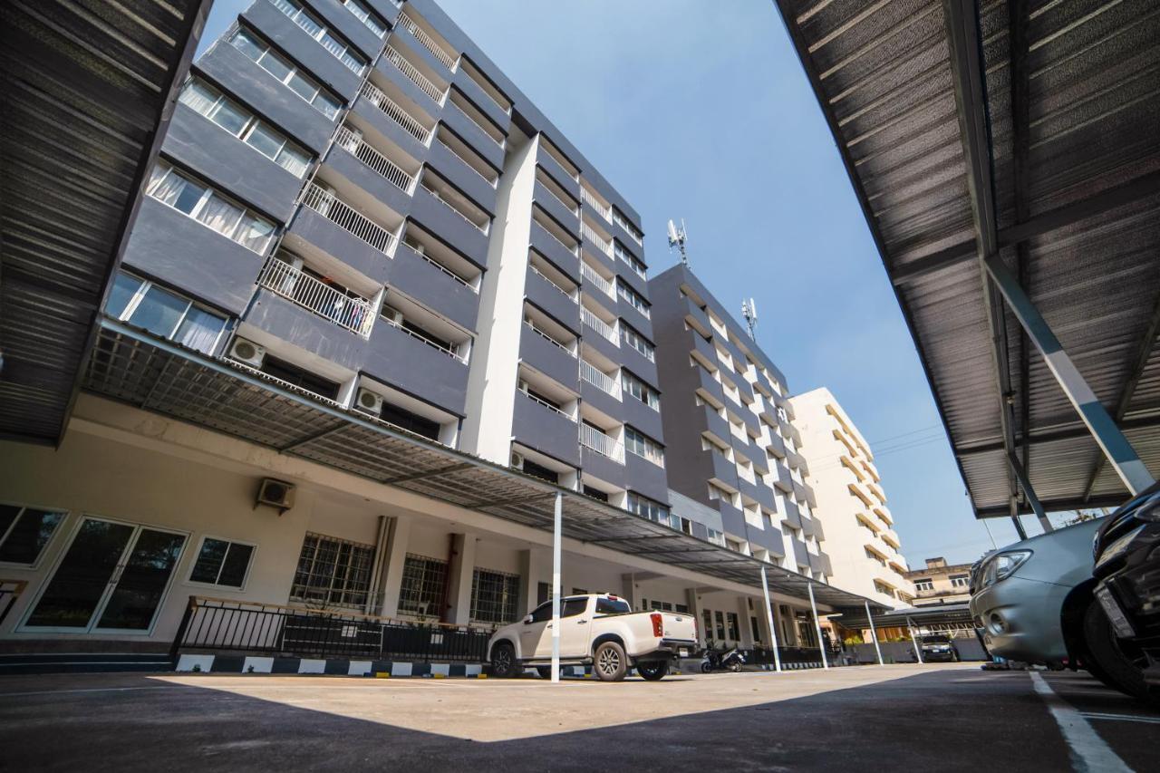 Oyo 602 L'hotel 3*