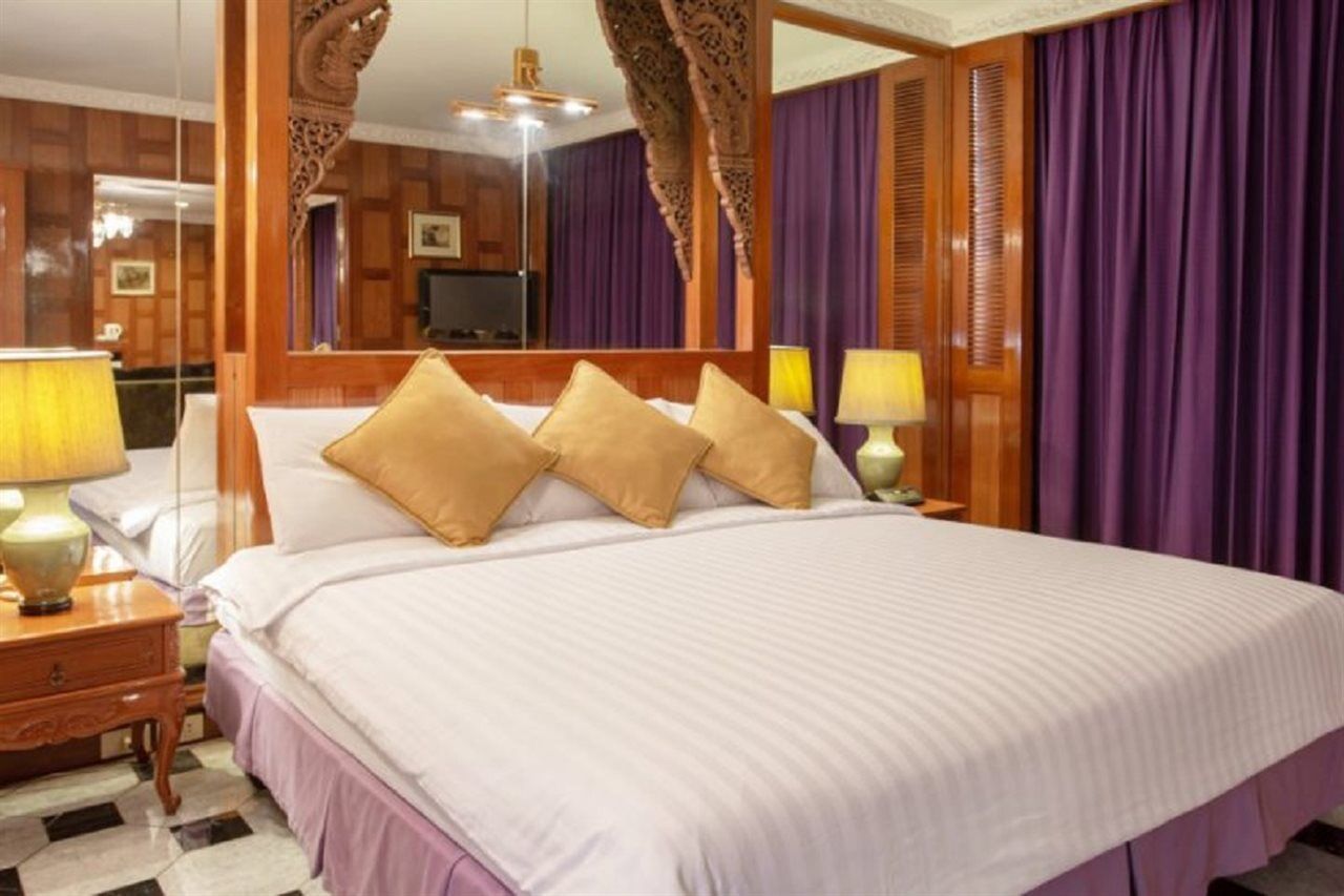 Hotel The Tawana 4*