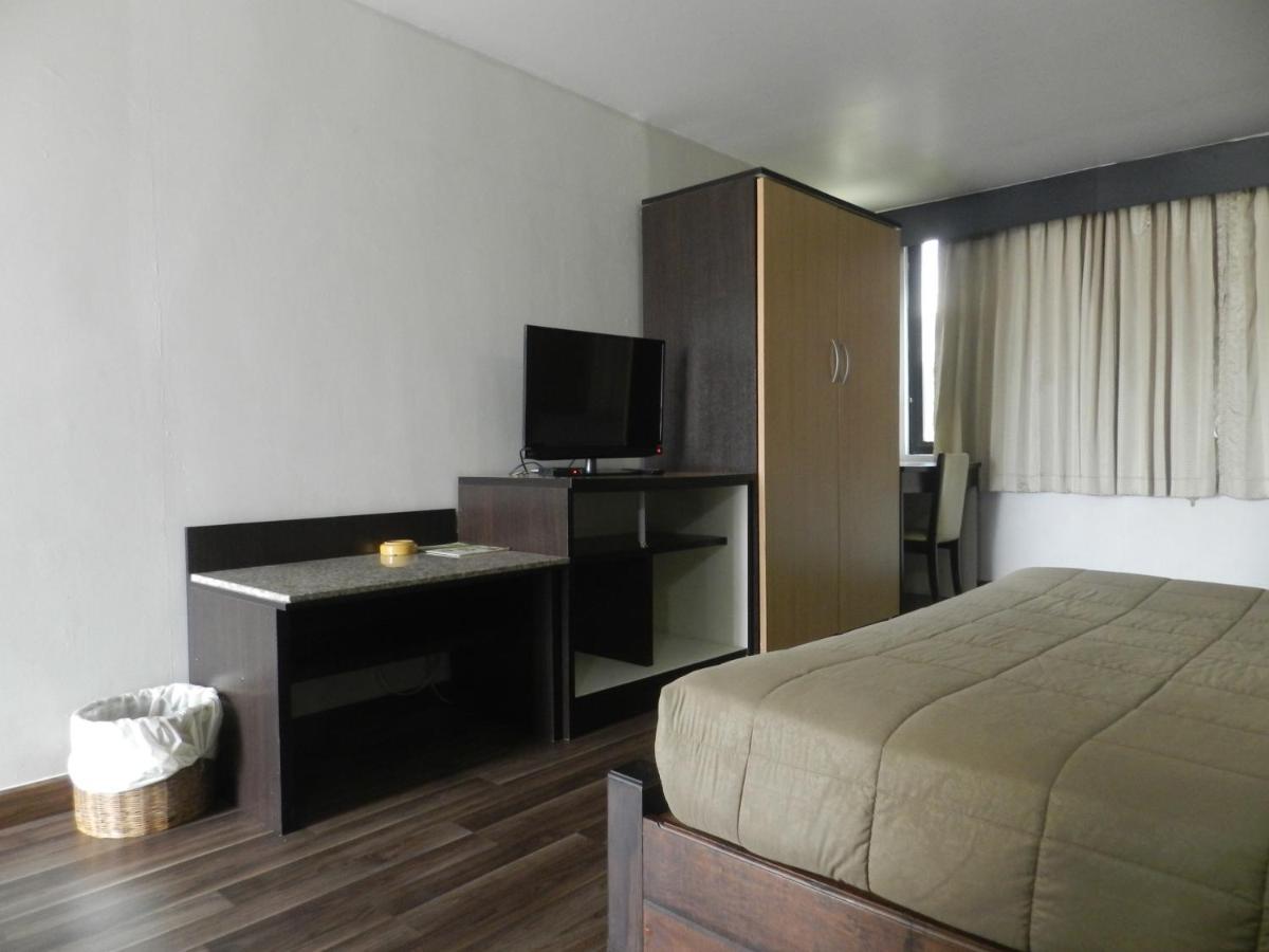 City Hotel