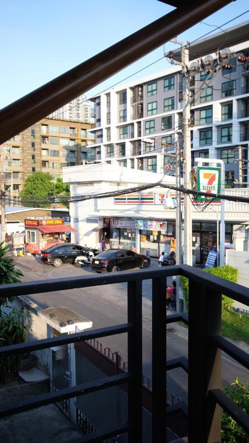 Hotel V - Mrt Huai Khwang 3*