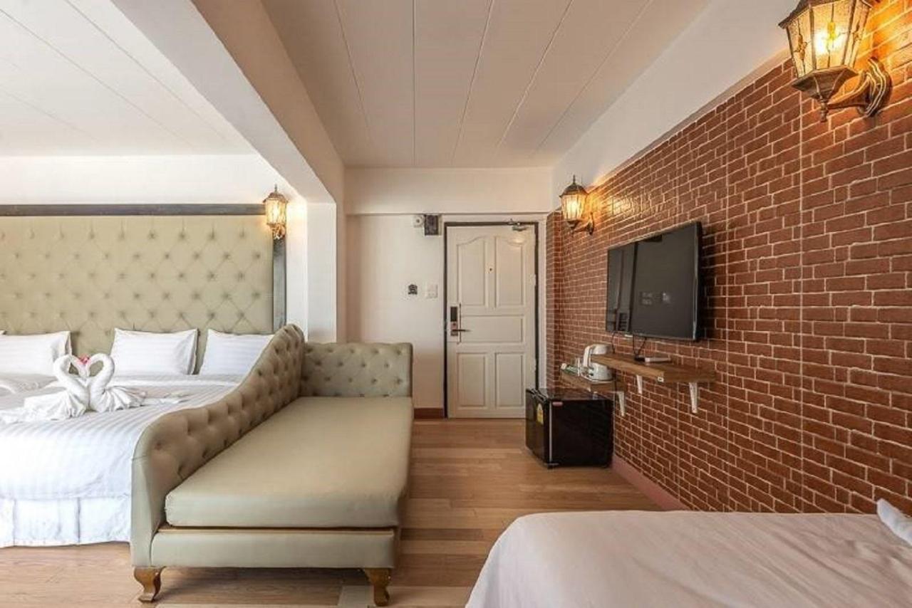 Hotel cinta Infinite