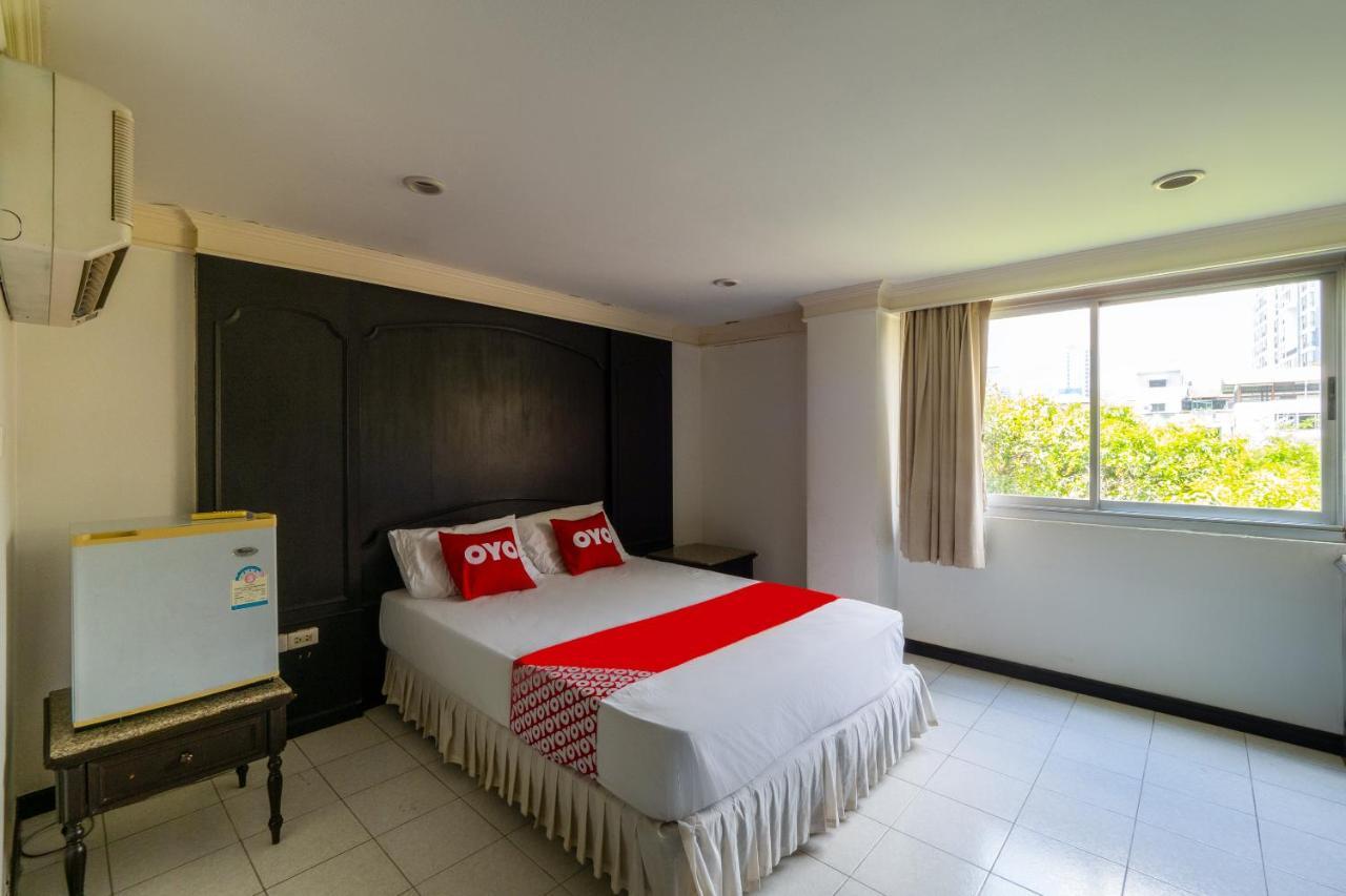 Oyo 1042 Boon's Hotel Bangkok