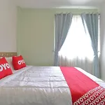 OYO 872 Saen Sabai Hostel