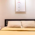Snoozzze Hostel ใกล้รถไฟฟ้า ย่านบางรัก (Adults Only)