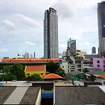 Snoozzze Hostel ใกล้รถไฟฟ้า ย่านบางรัก (Adults Only)