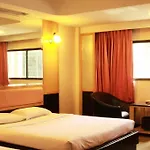 Pradipat Hotel