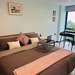 Serene Home In The Heart Of Bkk - The Great Wave