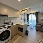 Maxxi Prime Ratchada - Sutthisan Near Jodfair Market