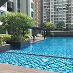 Condo In Bangkok With Swimming Pool Near Malls And Train