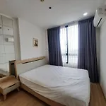 Condo In Bangkok With Swimming Pool Near Malls And Train