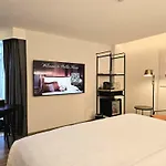 Public House Hotel - Sukhumvit 31