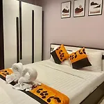 Sampheng Apartment