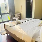 Deluxe Pool Villa 5 Rooms Punnawithi Bts