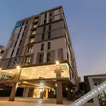 B2 Huai Khwang Premier Hotel