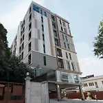 B2 Huai Khwang Premier Hotel
