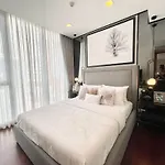 Sukhumvit Terminal 21 Asoke Super Luxury Designer 65 Sqm