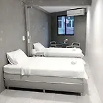 Luck Yimm Hostel (Adults Only)